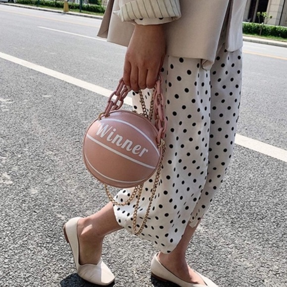 ATL HOUSE WIVES CHIC’ Basketball Shaped Chain bag - Picture 4 of 5